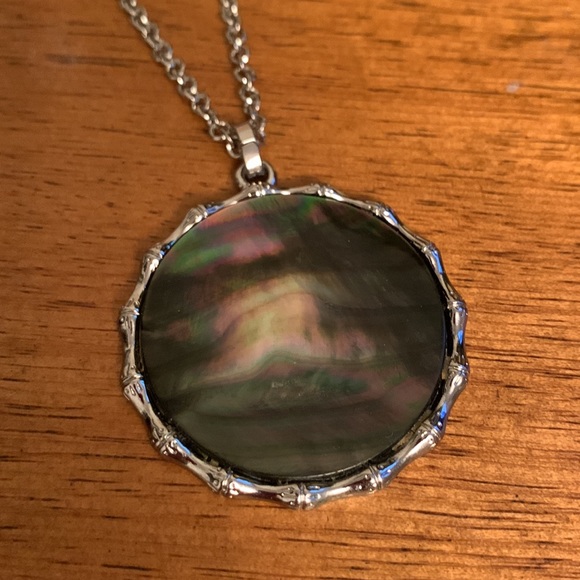 WHBM Abalone Pendant Necklace Silver Tone Metal - Picture 2 of 11
